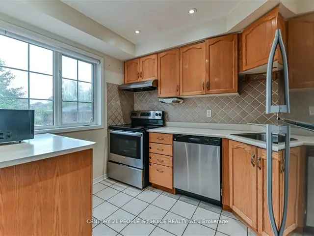 Semi Detached House Finished Basement Hardwood Floors Family Friendly