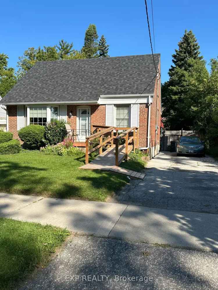 House For Sale in Toronto, Ontario