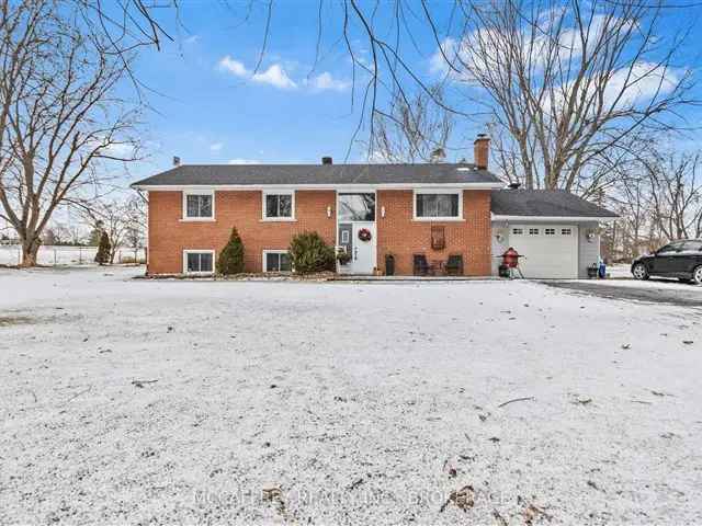 Sandhurst Shores Bungalow: Updated Kitchen, Deck, Private Dock Access