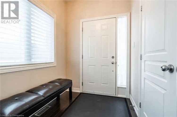 South Aldershot End-Unit Townhome 3 Beds Office Finished Basement