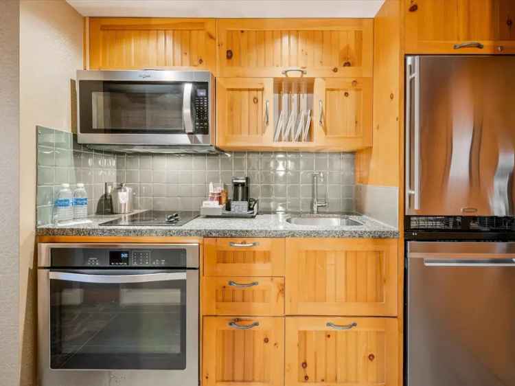 A $469,000.00 Apartment/Condoin Whistler Village, Whistler