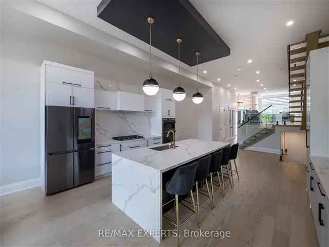 Modern 4 1 Bedroom Detached Home in Lakeview South Mississauga