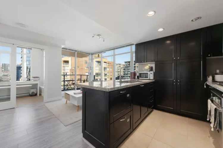 Yaletown Luxury Condo Breathtaking City Views