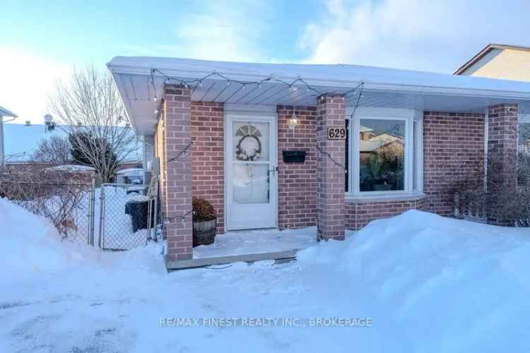 3 Bedroom Semi-Detached Backsplit in Kingston West End