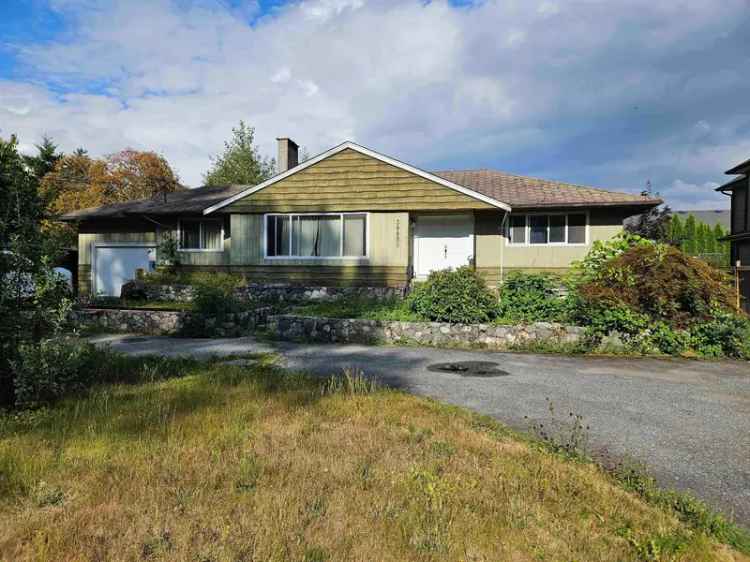 A $1,650,000.00 House/Single Family with 4 bedrooms in Dentville, Squamish