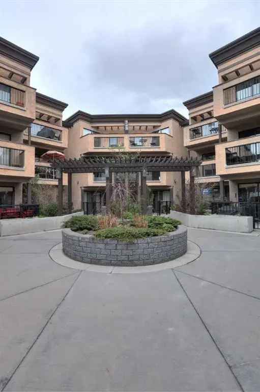 Renfrew 2-Bedroom Condo with Parking and Storage