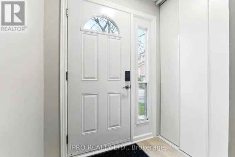 3-Bedroom Home in Waterdown - Finished Basement, Modern Updates