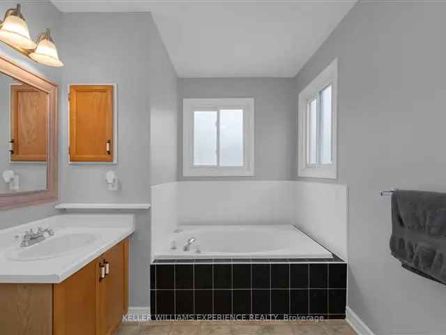 House For Sale in Barrie, Ontario