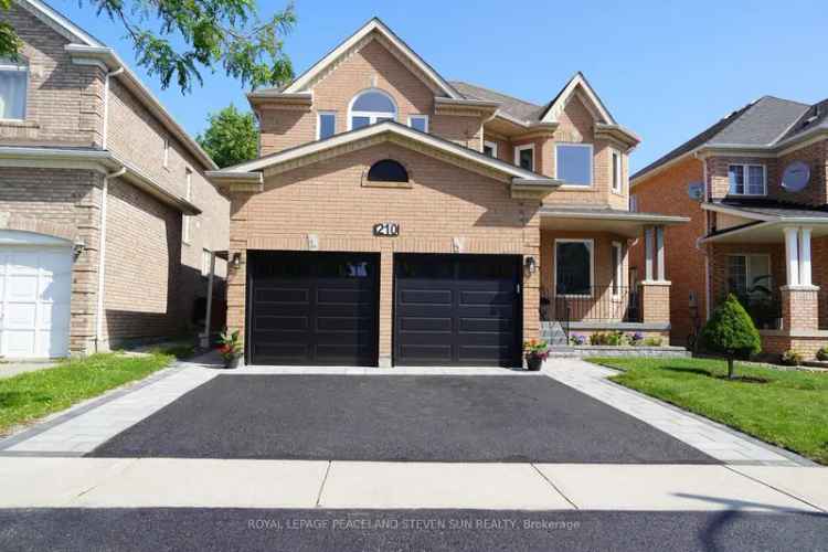 House For Sale in 210, Canyon Hill Avenue, Richmond Hill, Ontario