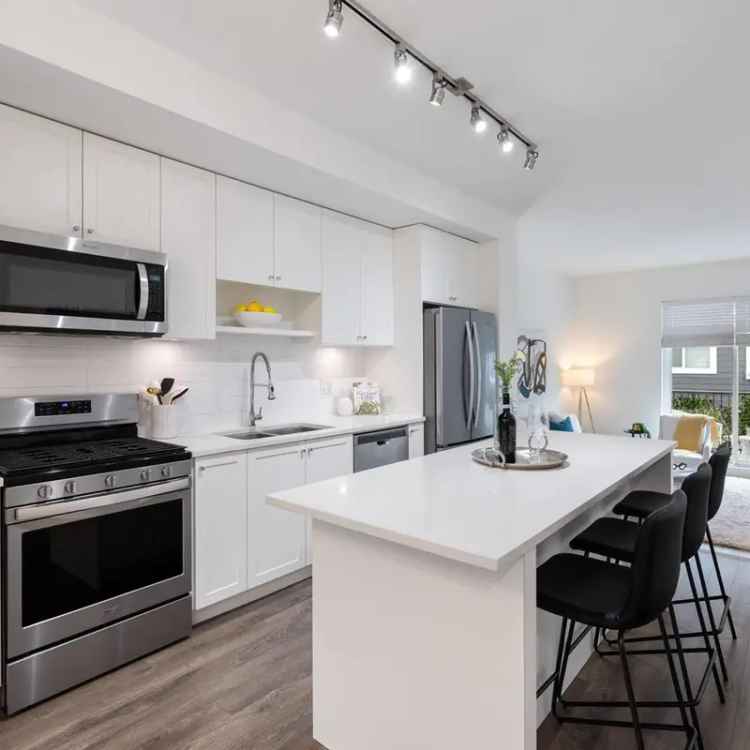 Modern 4-Bedroom Townhouse in South Surrey's Freestyle Community