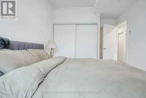 2 rooms apartment of 373 m² in Toronto