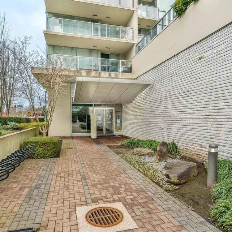 Buy Apartment in Richmond with Spacious Design and Great Amenities