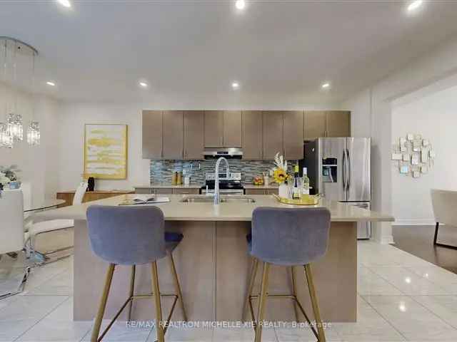 Cornell Detached Home Double Garage Open Concept Family Size Kitchen