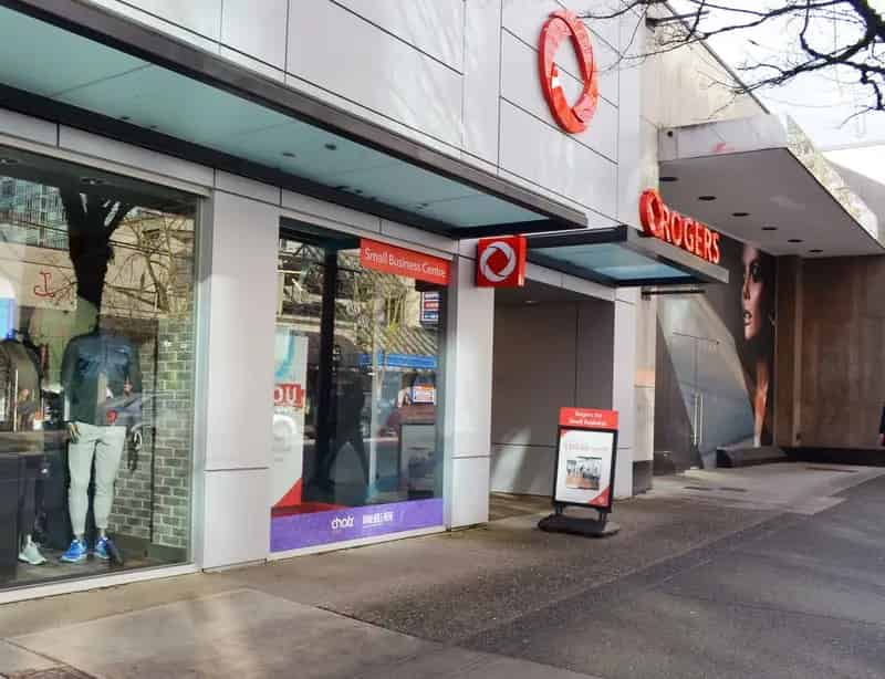 Robson Street Commercial Space: Prime Location in Vancouver Shopping District