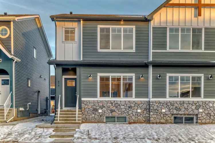 House For Sale in Calgary, Alberta