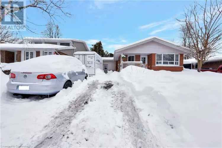 6-Bedroom Duplex Bungalow in Laurentian Hills - Fully Vacant