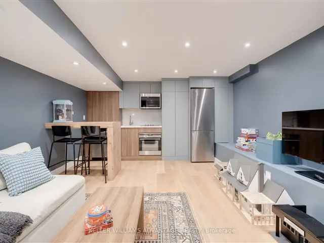 Townhouse For Rent in 56, Foxley Street, Toronto, Ontario