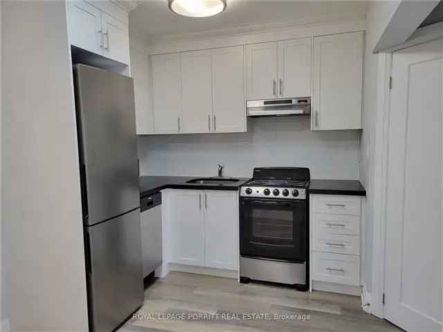 Renovated 1 Bedroom Apartment Near TTC and Amenities