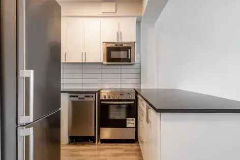 1 room apartment of 56 m² in Montreal