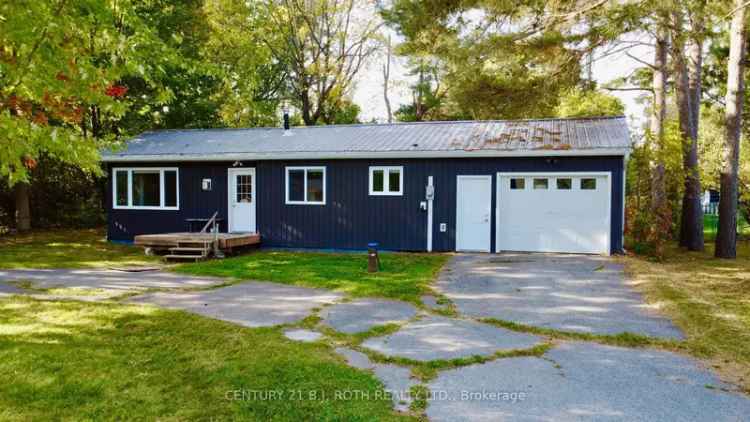 2-Bedroom Bungalow Near Lake and Park