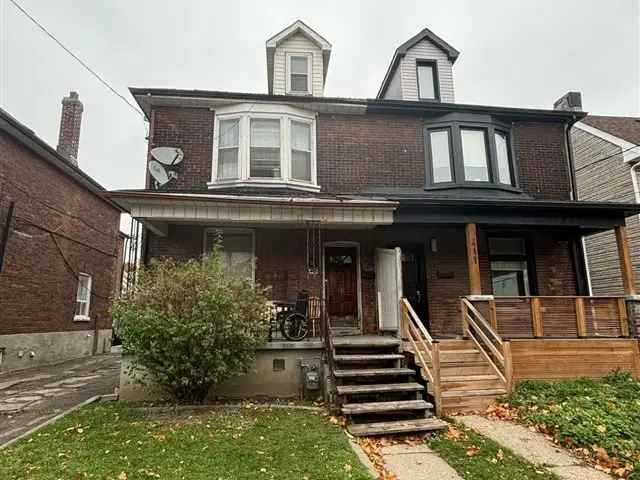 Pelham Park Semi-Detached Duplex 2 Kitchens 2 Car Garage