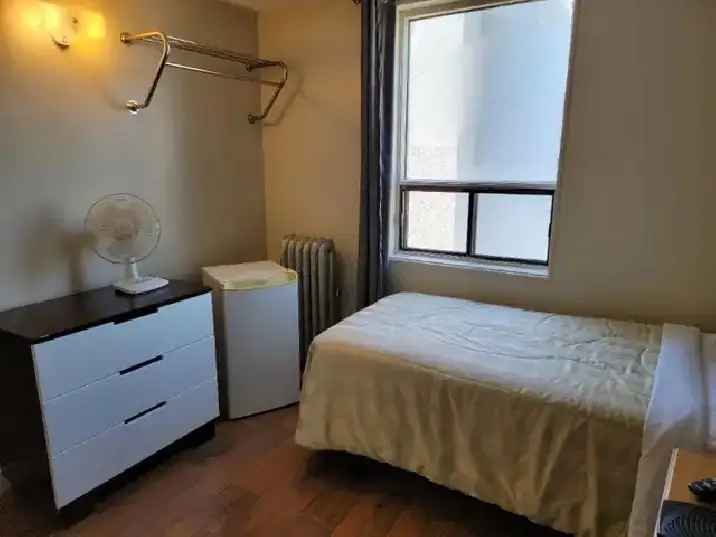 Furnished room-all utilities included -  Didsbury Inn   $700