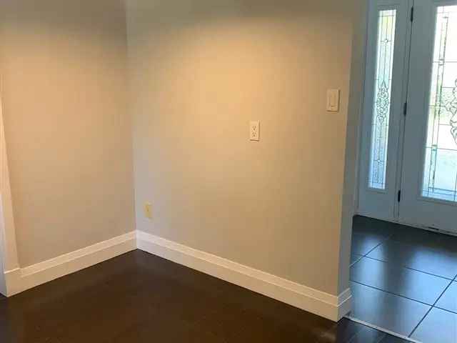 Newly Renovated 3 Bedroom Bungalow Near Finch Subway