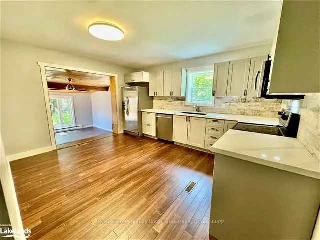 Renovated 4-Bedroom Bungalow in Gravenhurst Modern Upgrades Large Lot