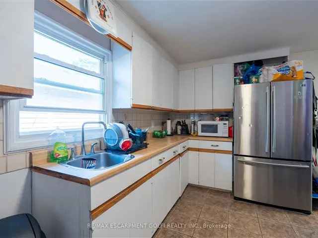 House For Sale in St. Catharines, Ontario