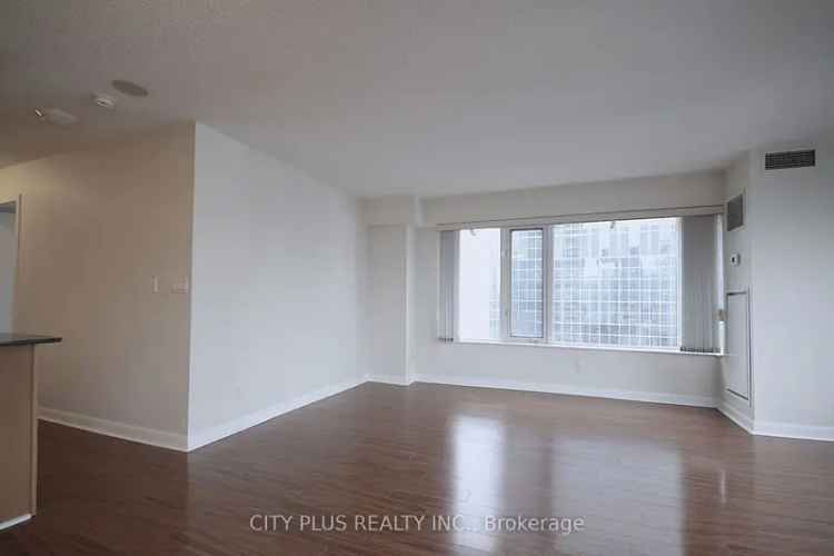 Spacious 2-Bedroom Toronto Downtown Condo near Eaton Centre