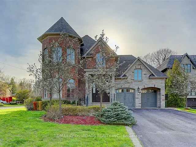 Magnificent Custom-Built Home in Prestigious Bayview Village