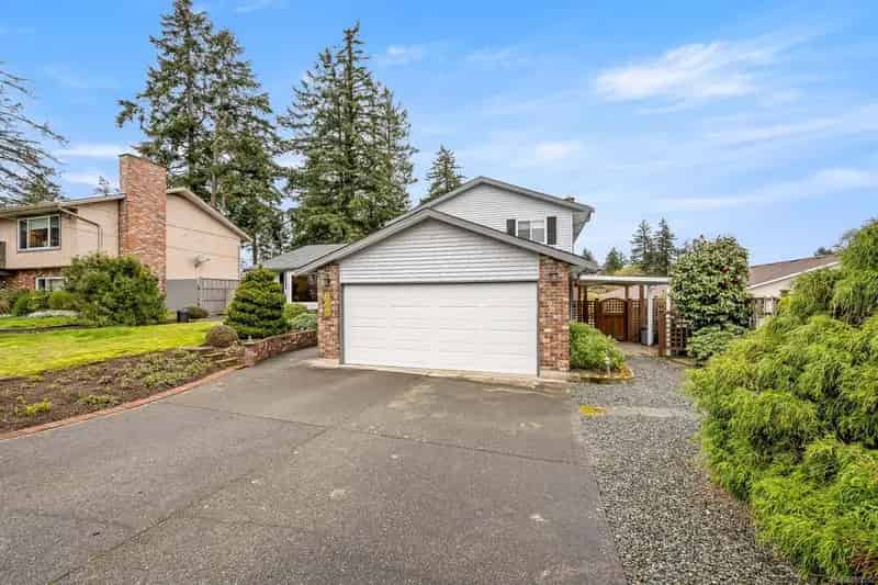 Spacious Comox Home on .38 Acre Lot with Two Sheds