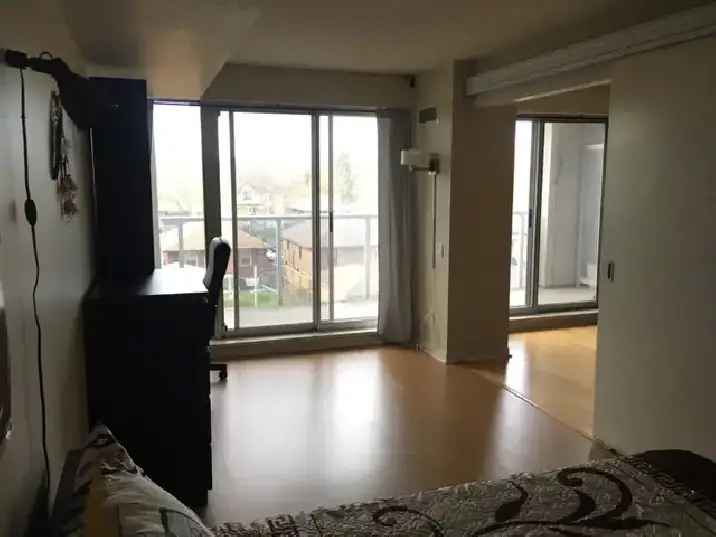 Rent Large Beautiful Condo Apartment in Toronto with Pool and Gym