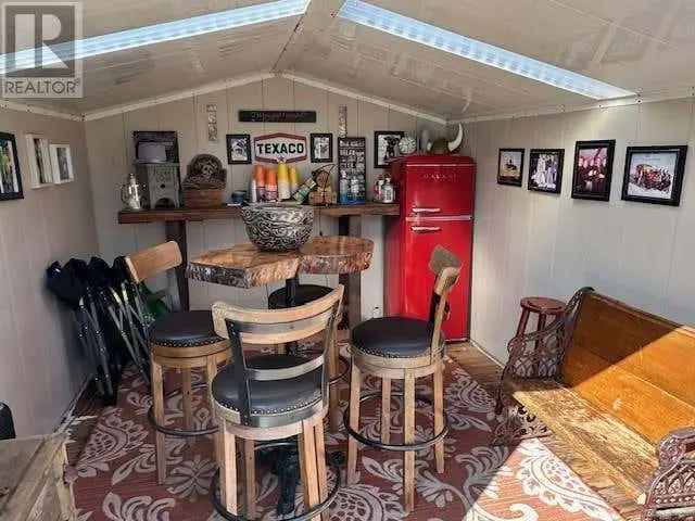 Beautiful 3-Bedroom Home in Copper Cliff with Modern Updates