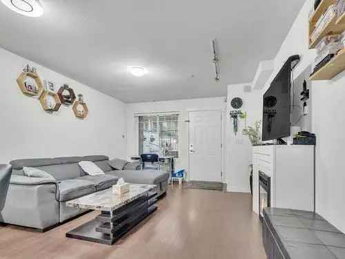 Townhouse for Sale in City Centre Surrey with 2 Bedrooms and Patios