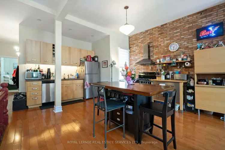 House For Sale in Toronto, Ontario