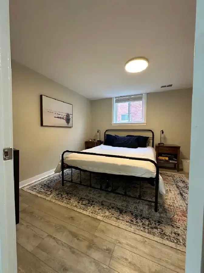 TWO BEDROOM APARTMENT CLOSE TO DOWNTOWN OTTAWA