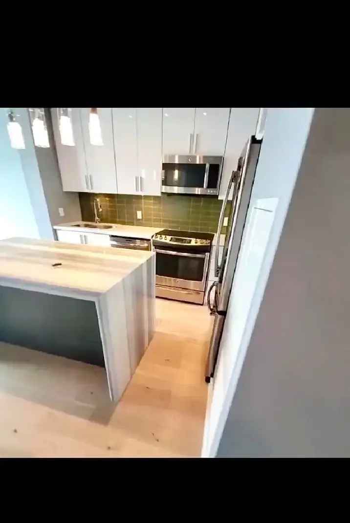 Mimico Humber Bay Furnished 1+Den Condo with Amazing Amenities