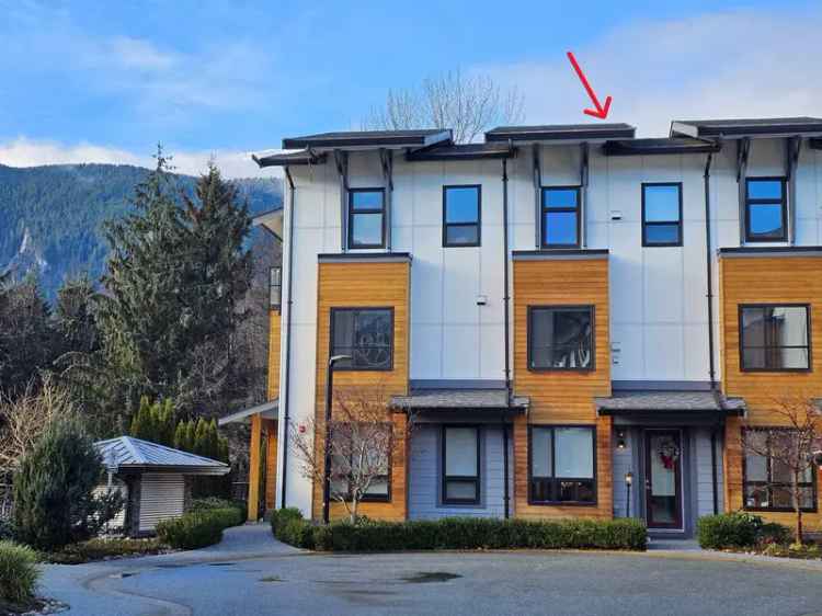 Buy Townhouse in Downtown SQ Squamish with Nature Trails