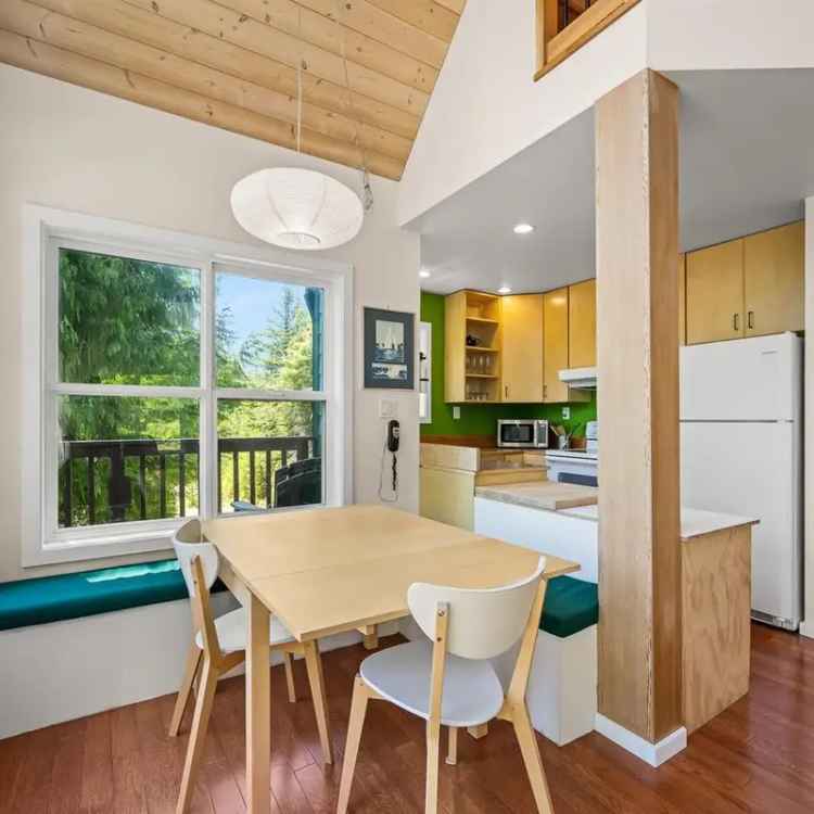 Cortes Island Whaletown Home: 3 Beds, 2 Baths, Ocean Views