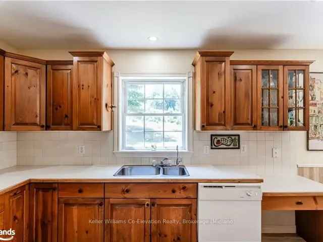 House For Sale in Hamilton, Ontario