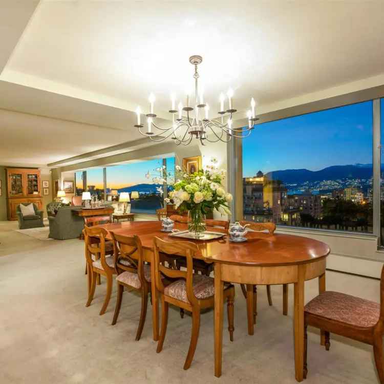 Spectacular Full Floor Apartment with 360 Views