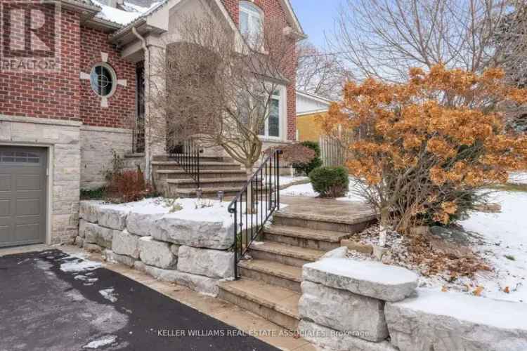 Executive Custom Built Home in Streetsville 4+1 Bedrooms Pool