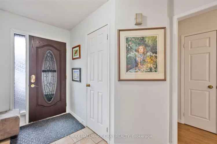 Lovely Bungalow on Cozy Crescent - Updated & Move In Ready