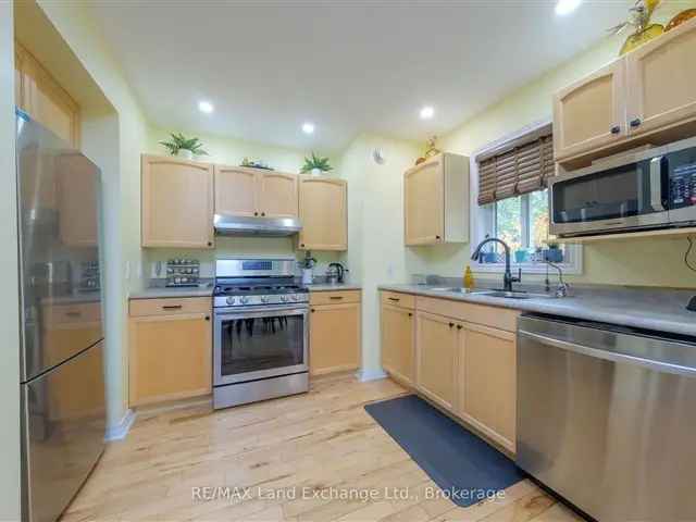 3 Bed 2 Bath Home Point Clark Garden Oasis