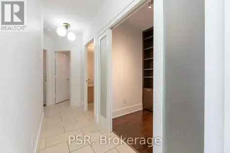 2 rooms apartment of 329 m² in Toronto