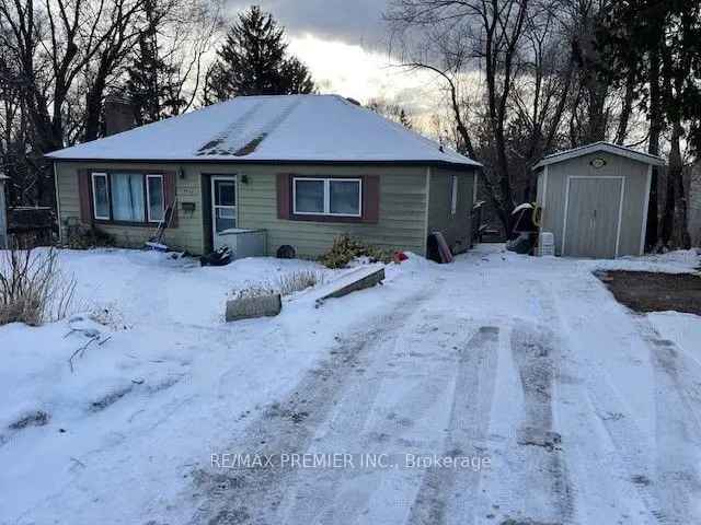 Pickering Move-In Ready Home - Renovated Main Floor Huge Deck