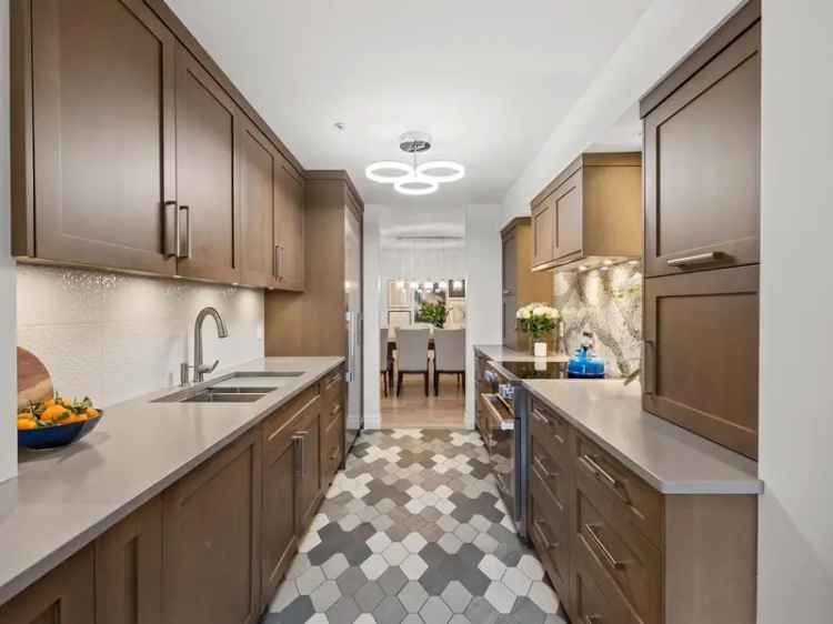 North Vancouver Condo for Sale: 2 Bed, 2 Bath Renovated Unit in Parkgate Manor