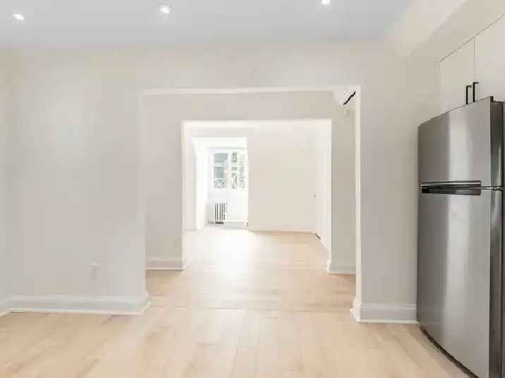 2 bed   1 bath Newly Renovated Unit in Lawrence Park