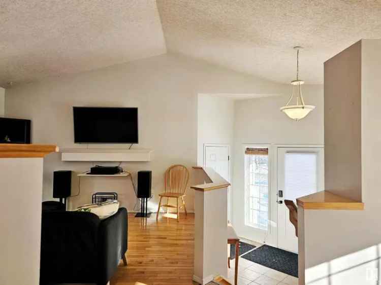 Family Home with 4 Bedrooms and 2 Kitchens in Deer Ridge